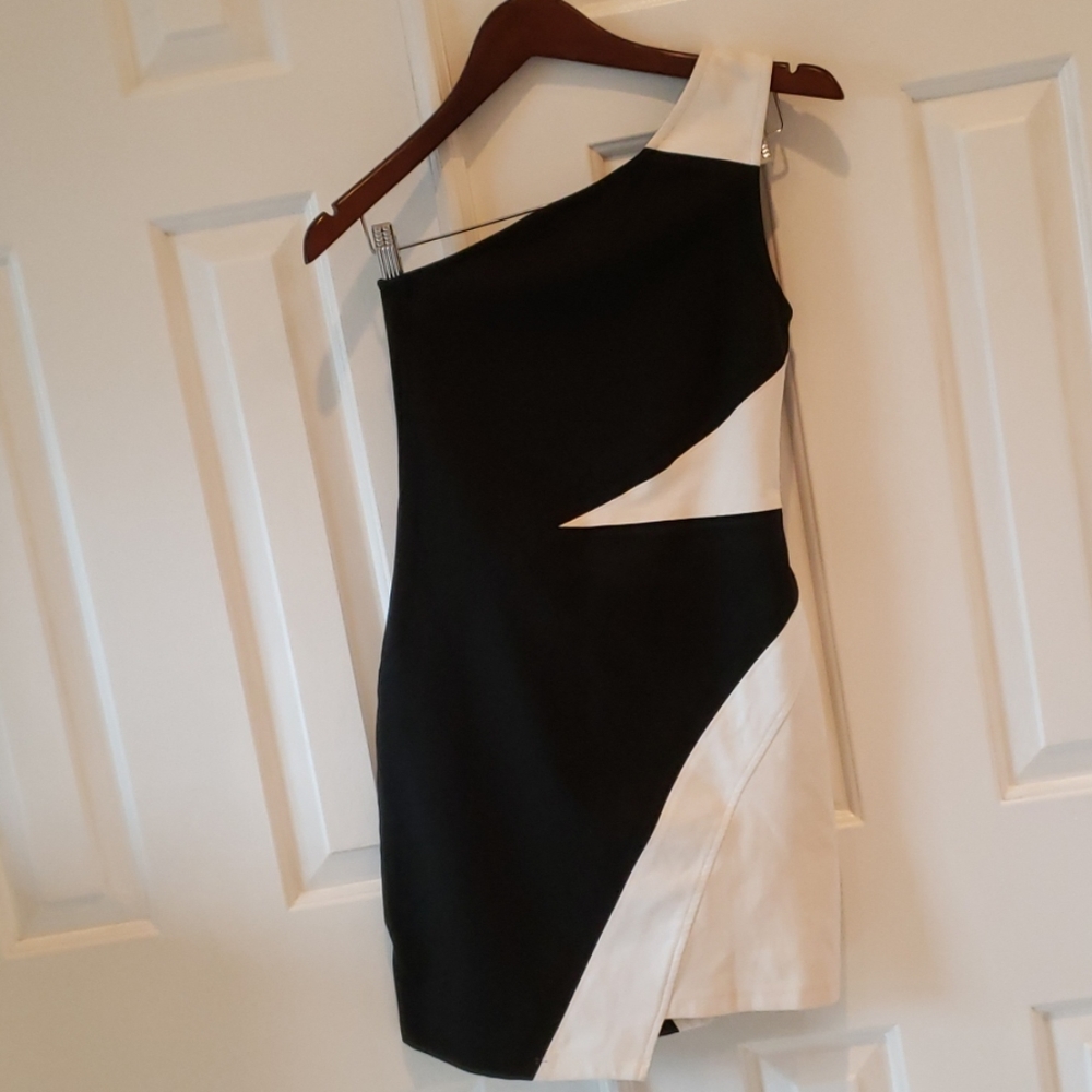 Atko dress size S